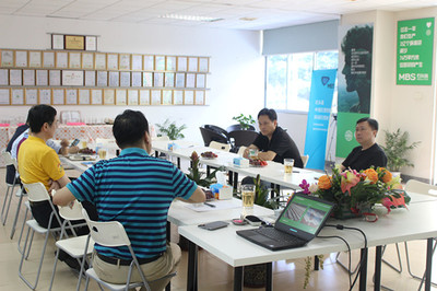 石頭造環(huán)保科技 引領(lǐng)石塑降解材料的創(chuàng)新與高填充低密度技術(shù)應(yīng)用